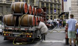 This is how they deliver wine in Rome. No messin'.